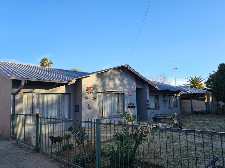 4 Bedroom Property for Sale in Naudeville Free State